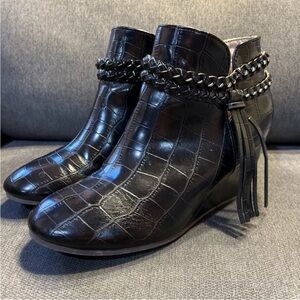 Mata Retro-1 Black Croc Print Ankle Boots Wedge 6.5